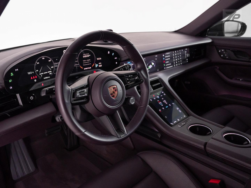 Foto do veículo PORSCHE TAYCAN   4CT 2022 14.724 KM 495.000,00