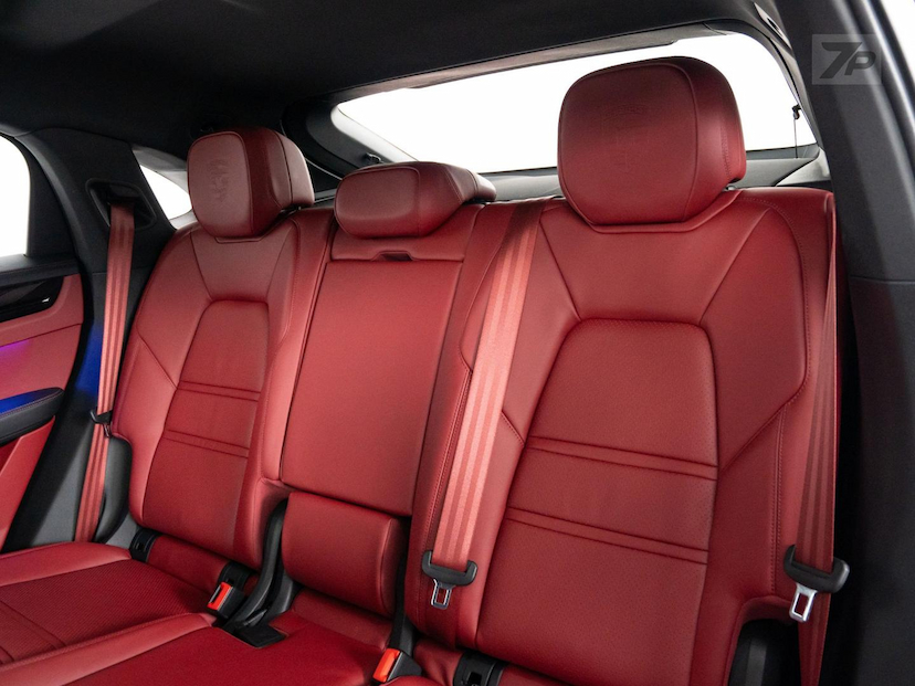 Foto do veículo PORSCHE CAYENNE  CP PHE 2023 19.850 KM 649.000,00