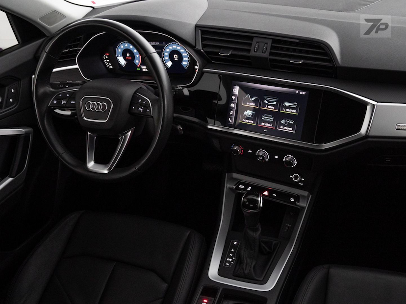 Foto do veículo AUDI Q3  PRESTIGE 1.4 TFSI S TRONIC 2021 55.915 KM 169.500,00