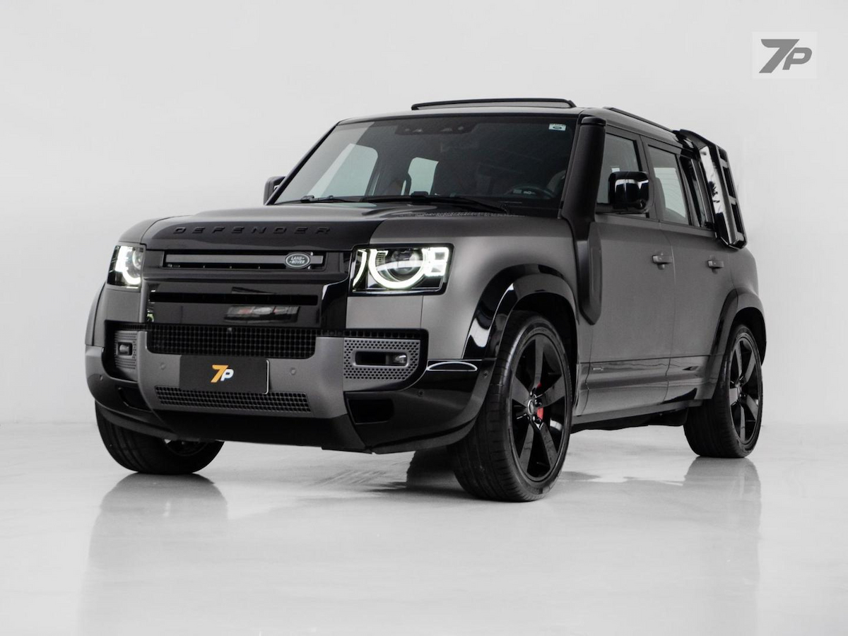 Foto do veículo LAND ROVER DEFENDER  X 7L 2022/2023 92.800 KM R$ 528.500,00