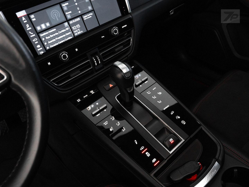 Foto do veículo PORSCHE MACAN  GTS 2023 8.730 KM 619.000,00