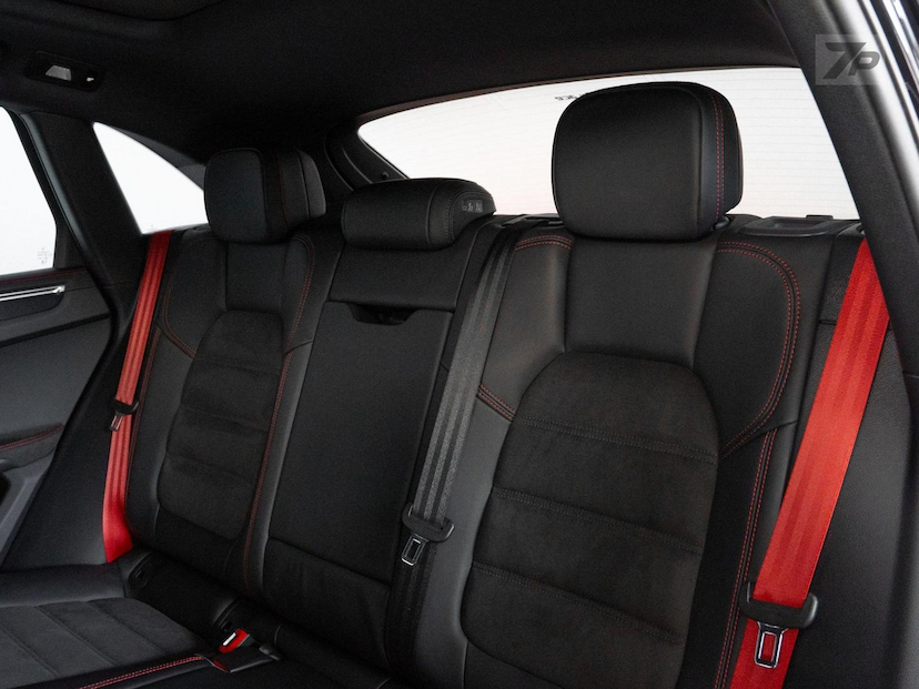 Foto do veículo PORSCHE MACAN  GTS 2023 8.730 KM 619.000,00