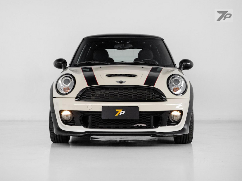 Foto do veículo MINI JOHN COOPER WORKS  2013 37.425 KM 109.000,00