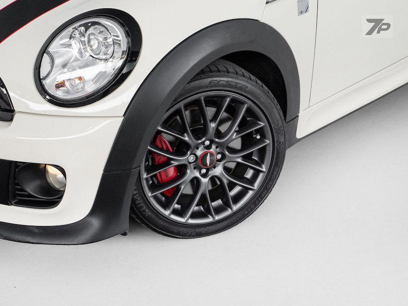 Foto do veículo MINI JOHN COOPER WORKS  2013 37.425 KM 109.000,00