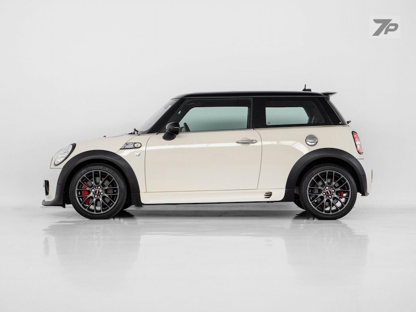 Foto do veículo MINI JOHN COOPER WORKS  2013 37.425 KM 109.000,00
