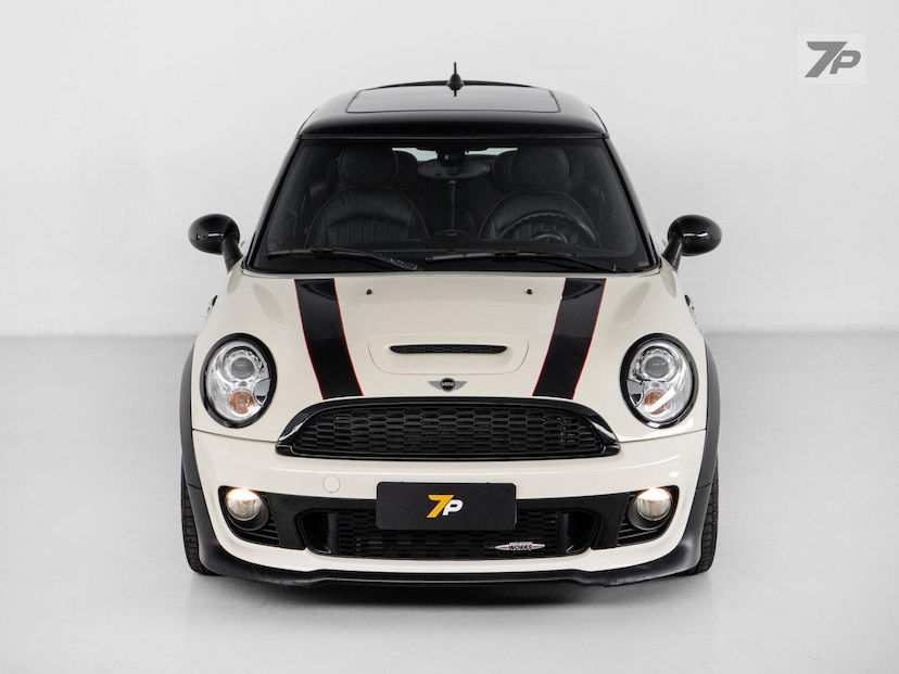 Foto do veículo MINI JOHN COOPER WORKS  2013 37.425 KM 109.000,00