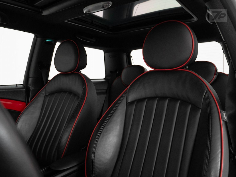 Foto do veículo MINI JOHN COOPER WORKS  2013 37.425 KM 109.000,00