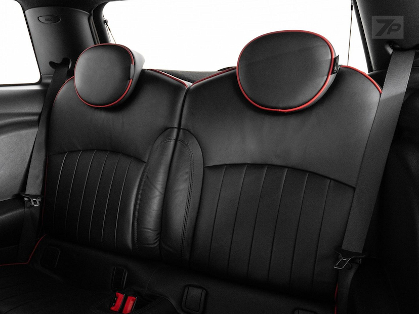 Foto do veículo MINI JOHN COOPER WORKS  2013 37.425 KM 109.000,00
