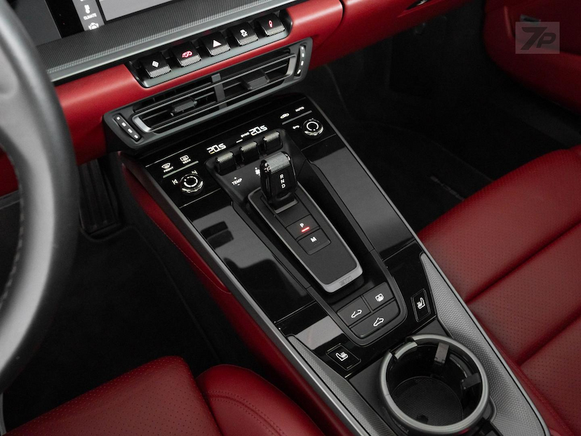 Foto do veículo PORSCHE 911  CARRERA 2020 18.835 KM 719.000,00