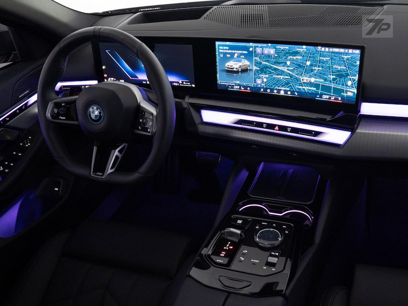 Foto do veículo BMW 530I 530E M SPORT 2025 3.360 KM 498.500,00