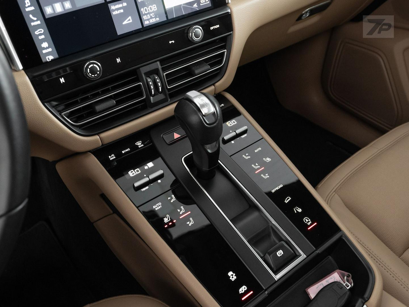 Foto do veículo PORSCHE MACAN  2023 17.220 KM 465.000,00