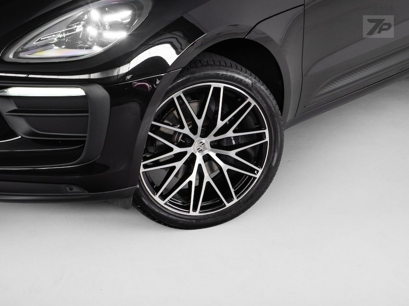 Foto do veículo PORSCHE MACAN  2023 17.220 KM 465.000,00