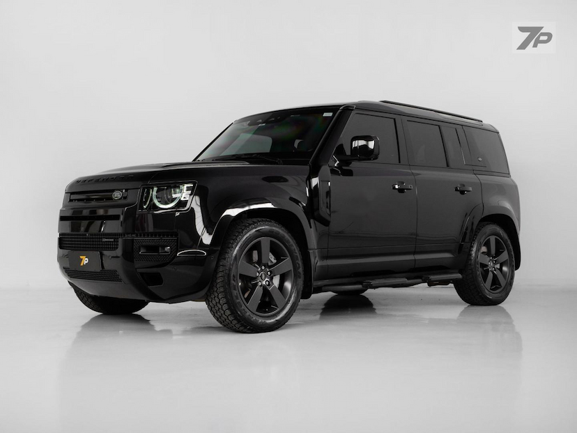 Foto do veículo LAND ROVER DEFENDER  SE XD 2023 17.280 KM 699.000,00