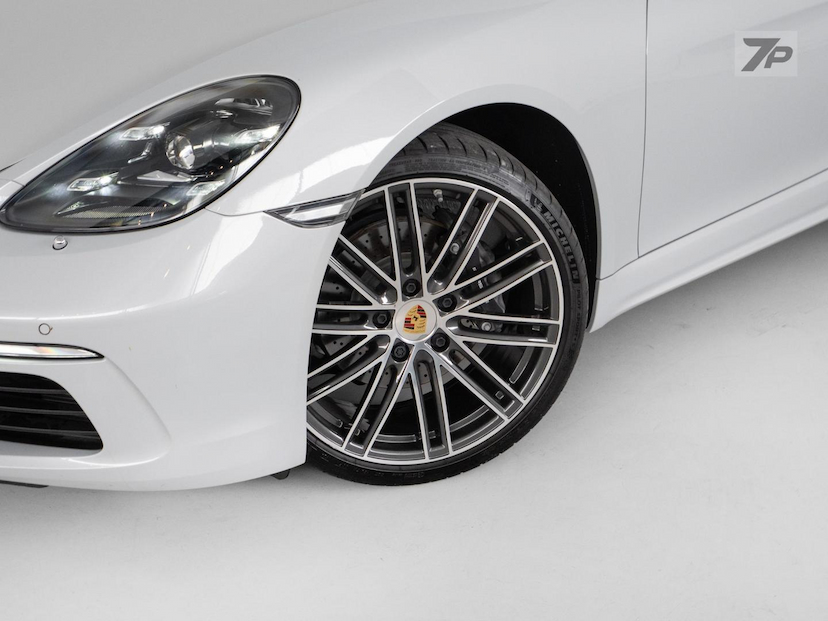 Foto do veículo PORSCHE 718  BOXSTER 2.0 300CV 2024 3.154 KM 599.000,00