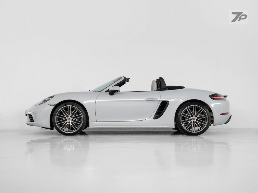 Foto do veículo PORSCHE 718  BOXSTER 2.0 300CV 2024 3.154 KM 599.000,00
