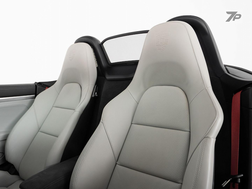 Foto do veículo PORSCHE 718  BOXSTER 2.0 300CV 2024 3.154 KM 599.000,00