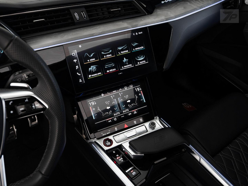 Foto do veículo AUDI SQ8  SPORTBACK E-TRON QUATTRO (ELÉTRICO) 2024 13.900 KM 548.500,00
