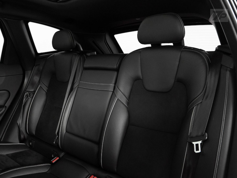 Foto do veículo VOLVO XC60  2.0T5 R-DES 2018 52.686 KM 199.000,00