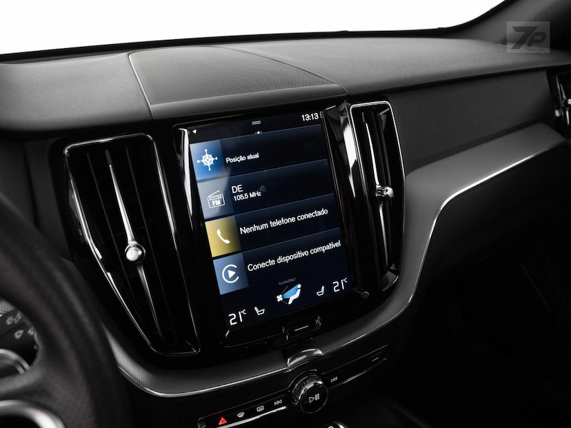 Foto do veículo VOLVO XC60  2.0T5 R-DES 2018 52.686 KM 199.000,00