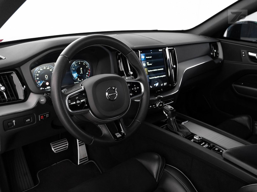 Foto do veículo VOLVO XC60  2.0T5 R-DES 2018 52.686 KM 199.000,00