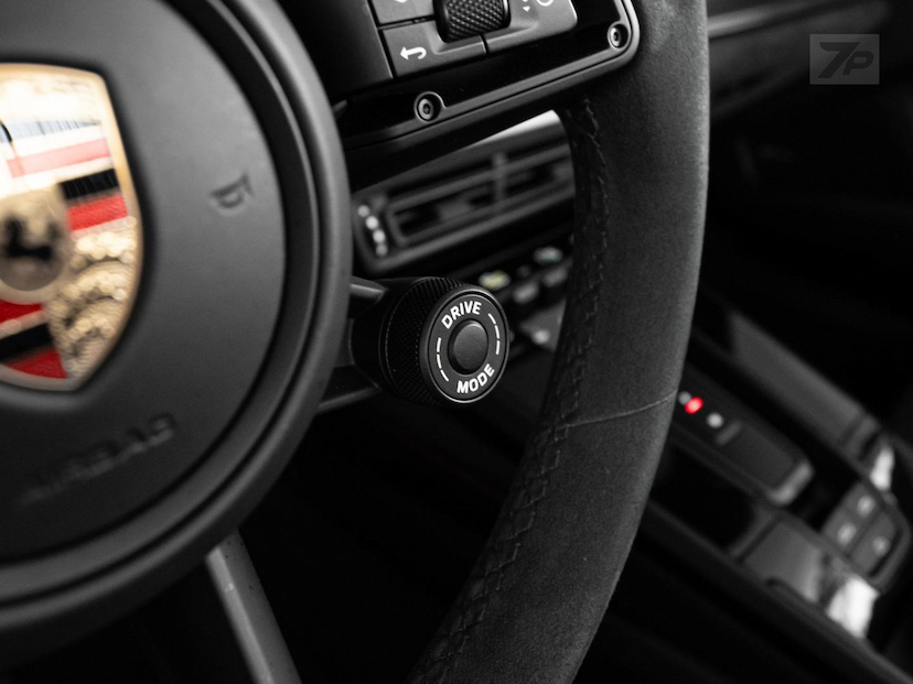 Foto do veículo PORSCHE 911  CARRERA GTS CABRIOLET 2024 2.400 KM 1.230.000,00