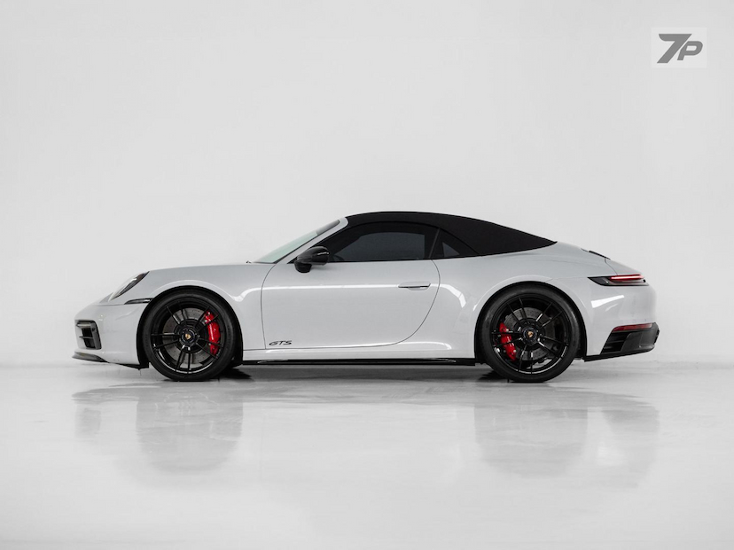 Foto do veículo PORSCHE 911  CARRERA GTS CABRIOLET 2024 2.400 KM 1.230.000,00