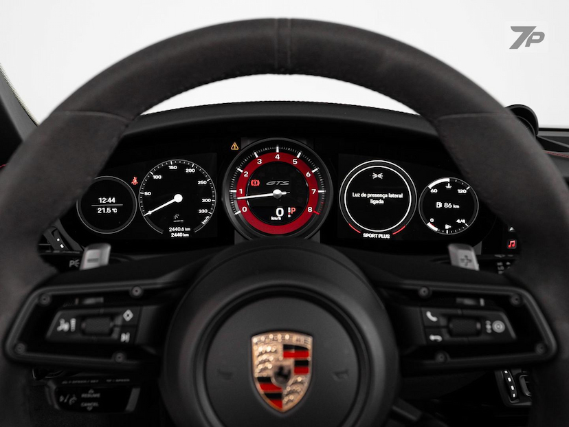 Foto do veículo PORSCHE 911  CARRERA GTS CABRIOLET 2024 2.400 KM 1.230.000,00