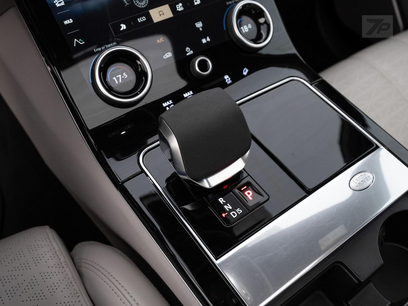 Foto do veículo LAND ROVER RANGE ROVER VELAR RANGE R.VELAR HSE R-DYN 2.0 SI49(HIB.) 2023 45.591 KM 409.000,00