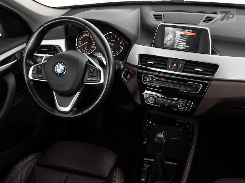 Foto do veículo BMW X1  X25I ACTIVEFLEX 2018 60.000 KM 144.900,00
