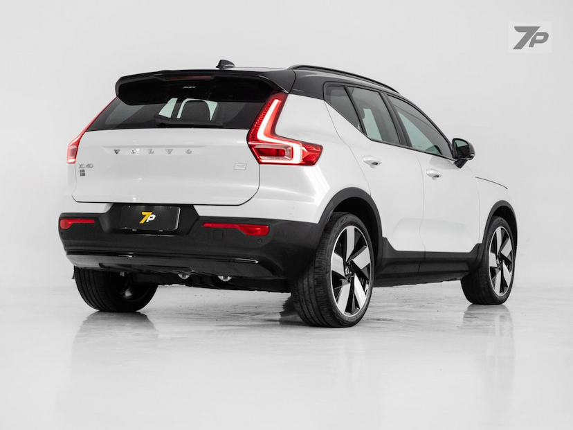 Foto do veículo VOLVO XC40  8 ULTIMATE 2023 14.000 KM 219.000,00