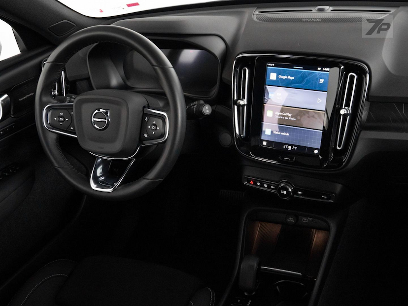 Foto do veículo VOLVO XC40  8 ULTIMATE 2023 14.000 KM 219.000,00