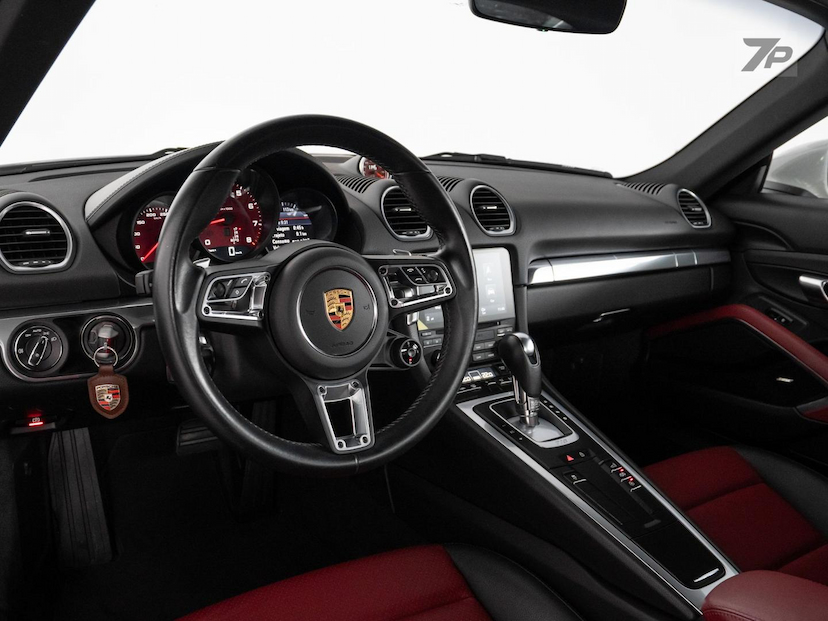 Foto do veículo PORSCHE 718  CAYMAN 2.0 300CV 2021 13.600 KM 500.000,00