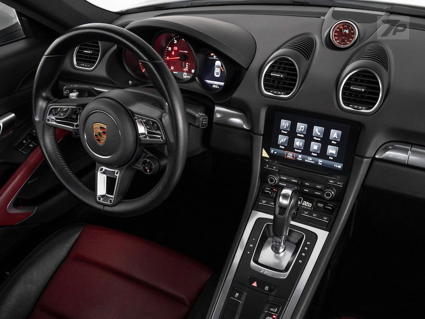 Foto do veículo PORSCHE 718  CAYMAN 2.0 300CV 2021 13.600 KM 500.000,00