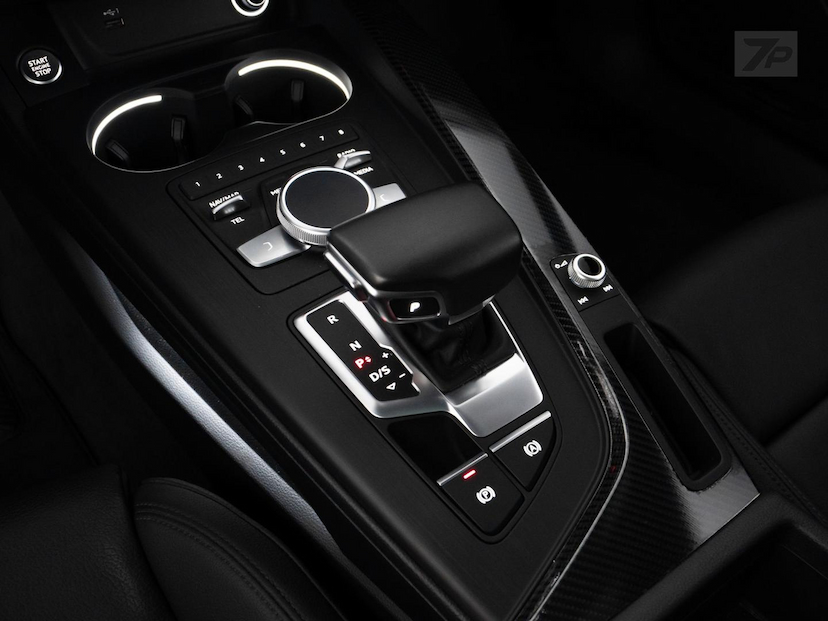 Foto do veículo AUDI A4  AV 2.0TFSI 2019 29.833 KM 229.000,00