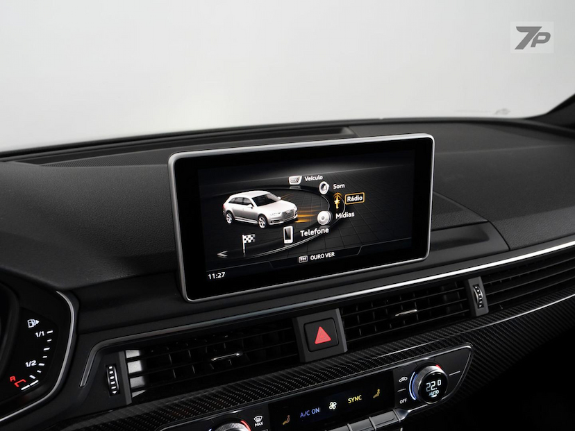 Foto do veículo AUDI A4  AV 2.0TFSI 2019 29.833 KM 229.000,00