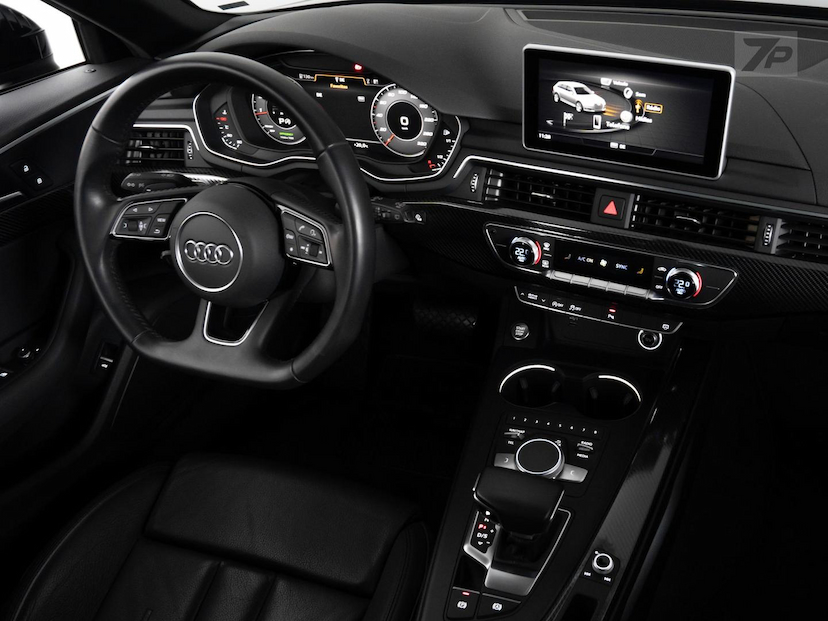 Foto do veículo AUDI A4  AV 2.0TFSI 2019 29.833 KM 229.000,00