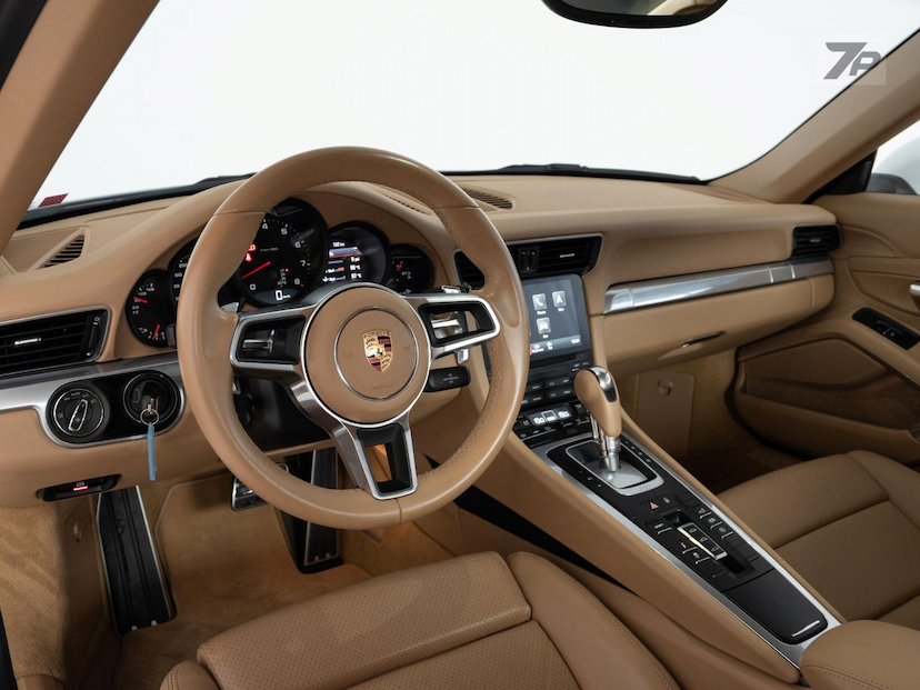 Foto do veículo PORSCHE 911  CARRERA 2017 20.947 KM 549.000,00