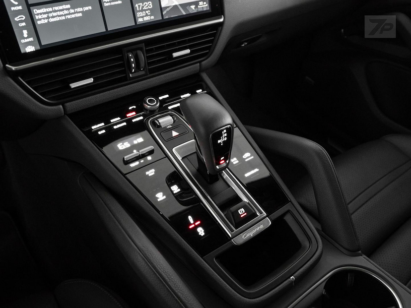 Foto do veículo PORSCHE CAYENNE  E-HYBRID 3.0 V6 462V 2020 39.450 KM 469.000,00