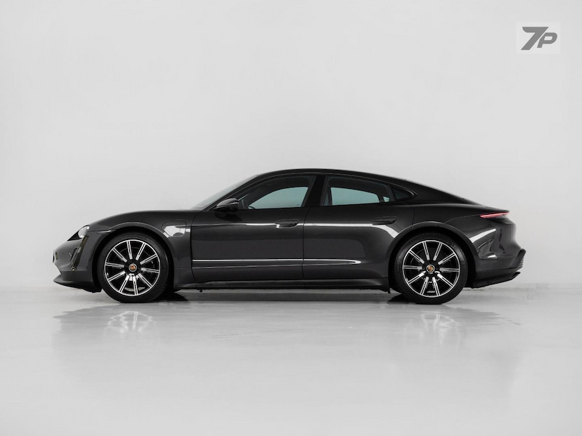 Foto do veículo PORSCHE TAYCAN  2021 7.354 KM 478.500,00