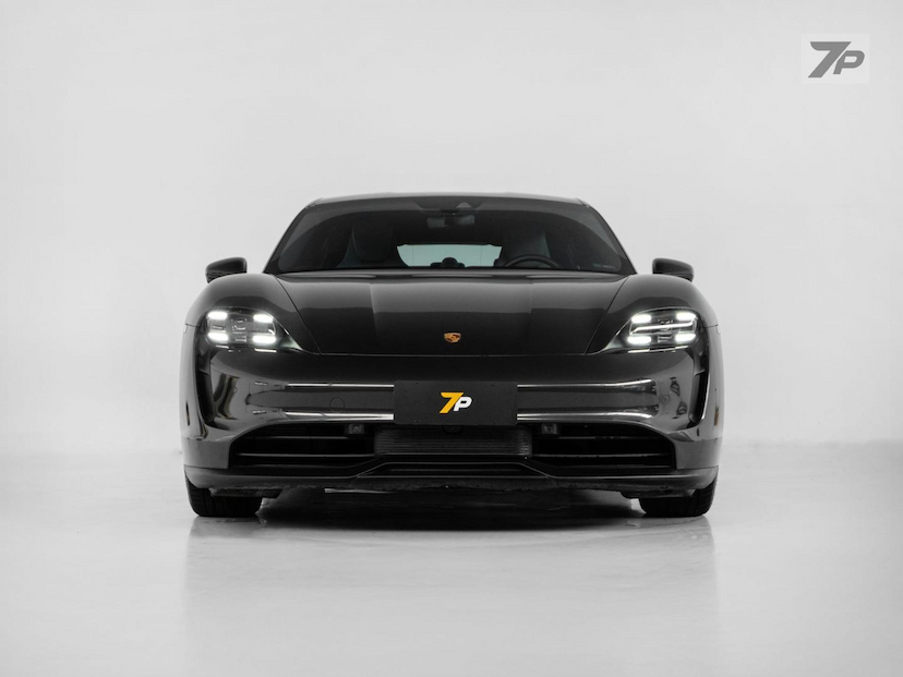 Foto do veículo PORSCHE TAYCAN  2021 7.354 KM 478.500,00