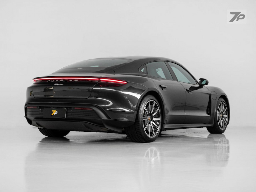 Foto do veículo PORSCHE TAYCAN  2021 7.354 KM 478.500,00