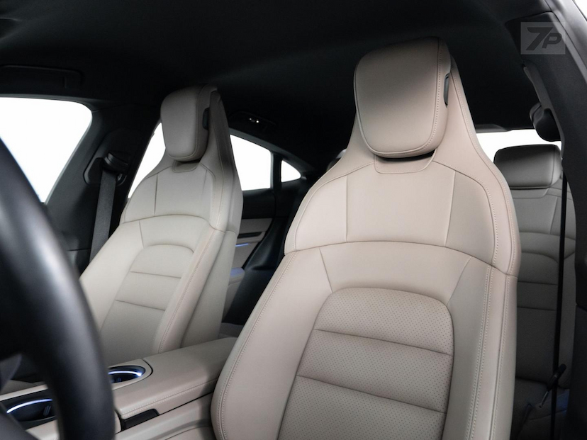 Foto do veículo PORSCHE TAYCAN  2021 7.354 KM 478.500,00
