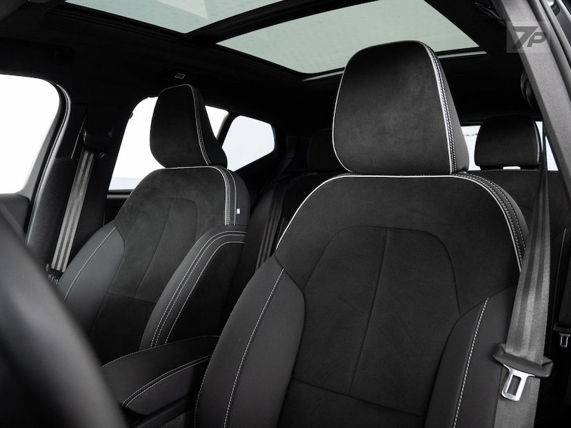 Foto do veículo VOLVO XC40  6 PLUS 2023 42.000 KM 193.500,00