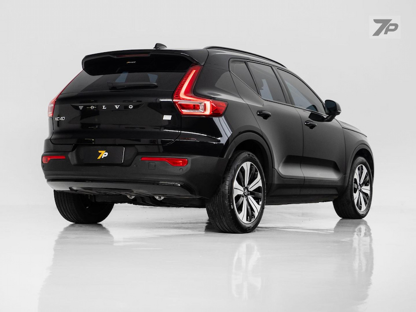 Foto do veículo VOLVO XC40  6 PLUS 2023 42.000 KM 193.500,00