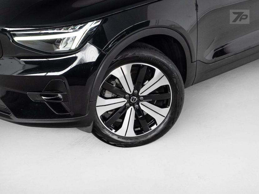 Foto do veículo VOLVO XC40  6 PLUS 2023 42.000 KM 193.500,00