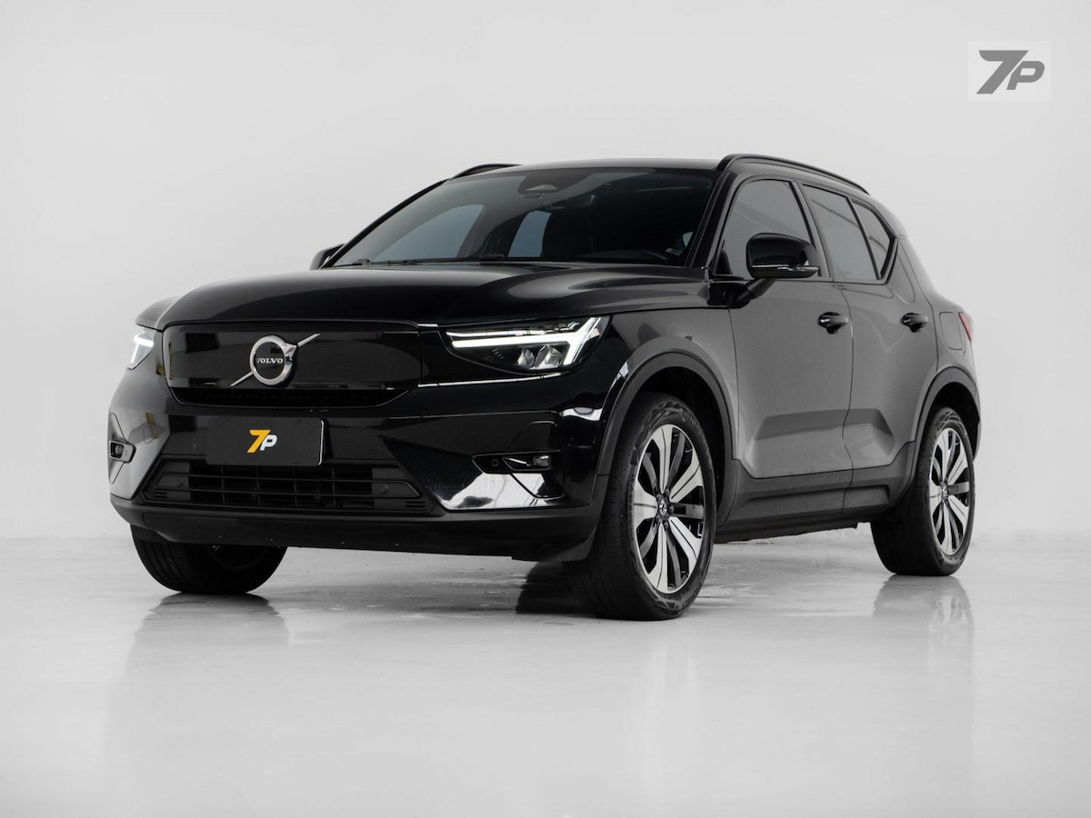 Foto do veículo VOLVO XC40  6 PLUS 2022/2023 42.000 KM R$ 193.500,00