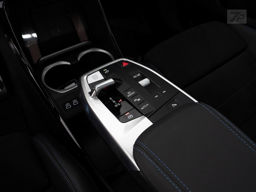 Foto do veículo BMW X2  M35I 2025 6.774 KM 474.000,00