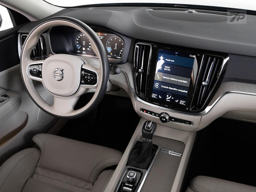 Foto do veículo VOLVO S60  T5 INSCRIPT 2020 59.433 KM 167.500,00