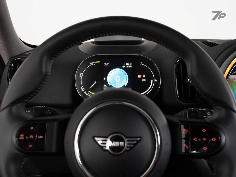 Foto do veículo MINI COUNTRYMAN  PHEV 2023 27.220 KM 227.500,00