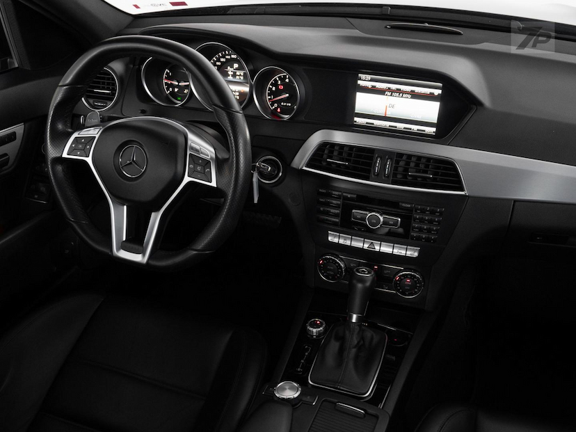 Foto do veículo MERCEDES-BENZ C 63 AMG  2013 62.000 KM 338.500,00
